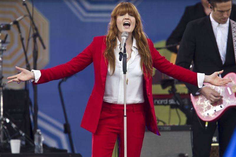 © Reuters. Florence Welch da banda Florence + The Machine durante apresentação em Nova York