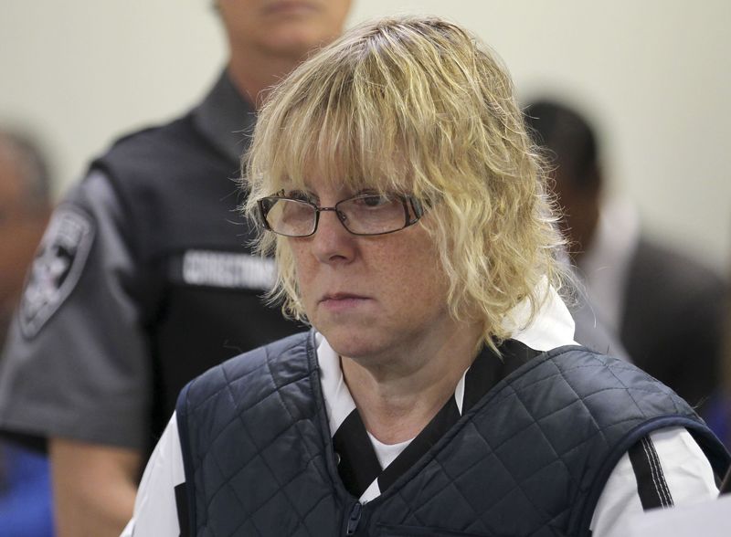 © Reuters. Joyce Mitchell appears before Judge Buck Rogers in Plattsburgh City Court, Plattsburgh