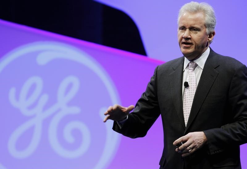 © Reuters. General Electric Chairman and CEO Jeff Immelt speaks before a panel discussion in Washington