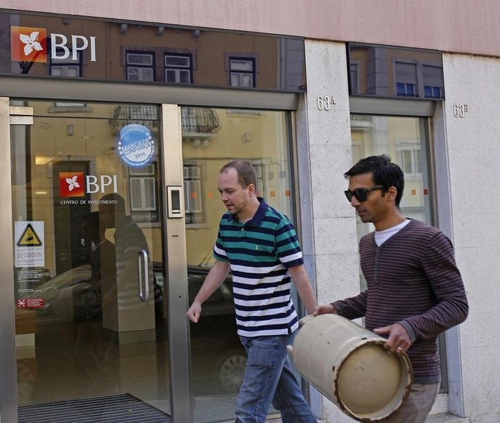 © Reuters. CAIXABANK RENONCE À RACHETER BANCO BPI