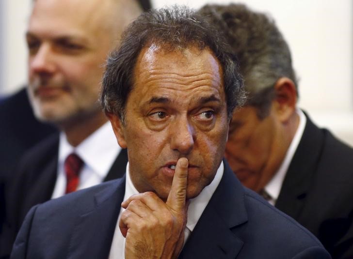 © Reuters. Scioli durante evento na Casa Rosada 