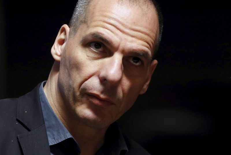 © Reuters. Greek Finance Minister Varoufakis looks on at the start of an EU finance ministers meeting in Luxembourg