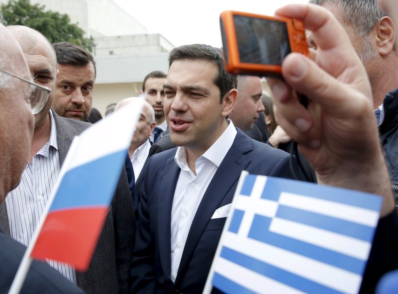 © Reuters. Primer ministro griego optimista sobre acuerdo con acreedores; sigue fuga de depósitos