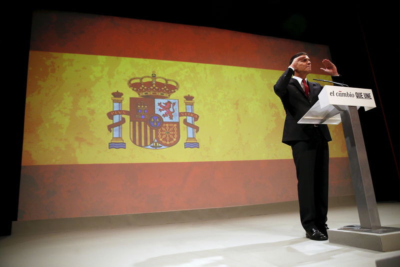 © Reuters. Sánchez apuesta por el cambio "coherente" en su proclamación como candidato socialista