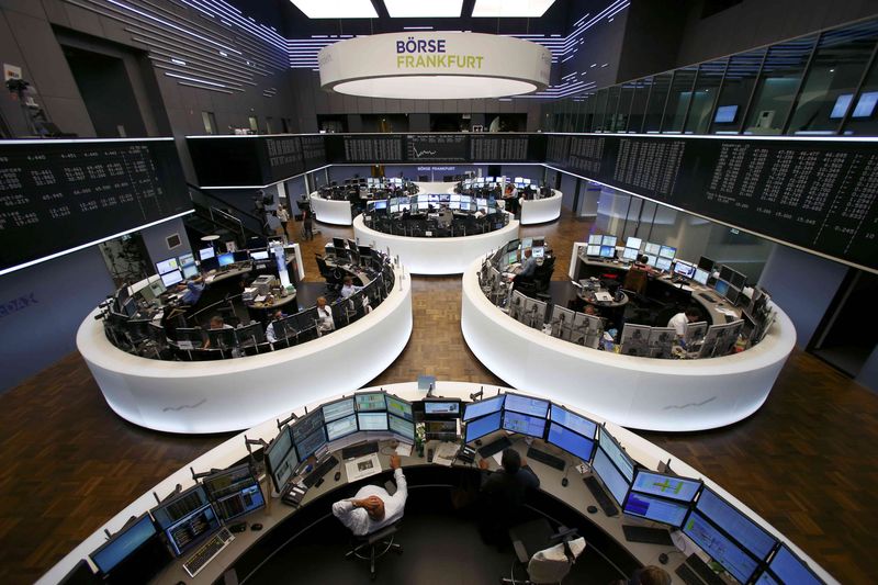 © Reuters. LES BOURSES EUROPÉENNES OUVRENT EN TRÈS FORTE HAUSSE