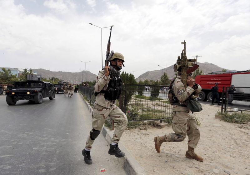 © Reuters. Los talibanes atacan al parlamento de Afganistán