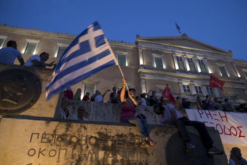 © Reuters. El BCE eleva de nuevo el techo de fondos de emergencia para la banca griega  