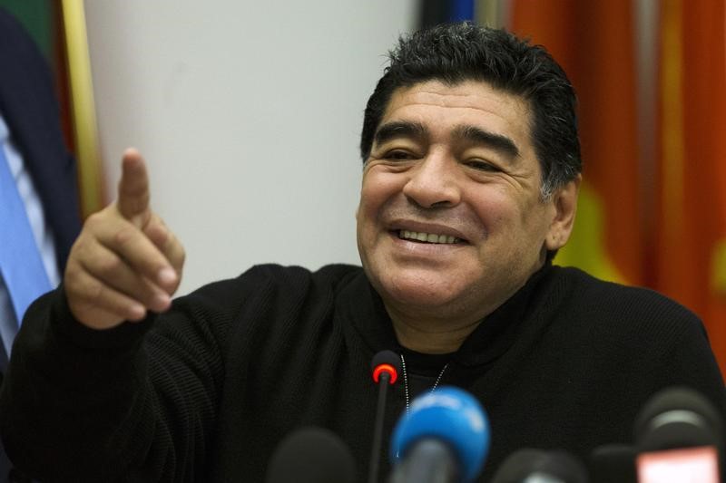 © Reuters. Maradona se postulará a la presidencia de la FIFA 