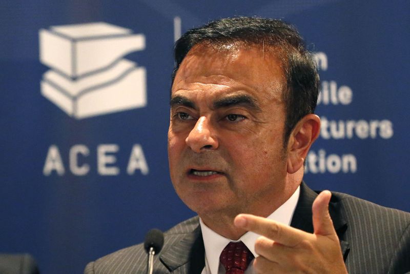 © Reuters. Carlos Ghosn, CEO of the Renault-Nissan Alliance, and current chairman of the Association of European Carmakers, speaks during a news conference of the European Automobile Manufacturers' Association in Paris