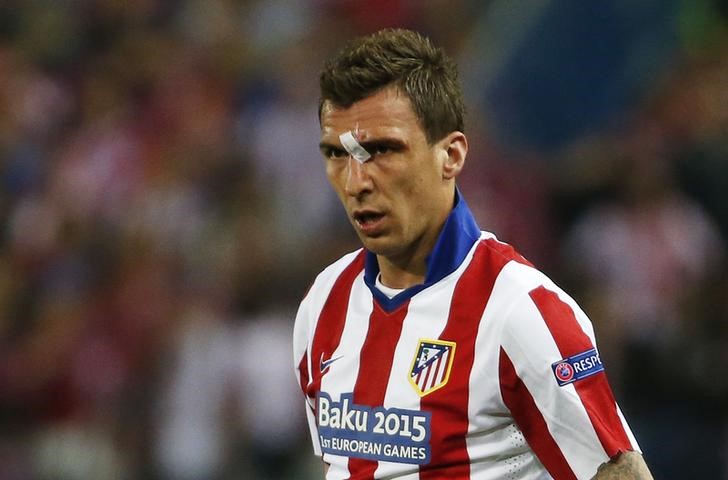 © Reuters. La Juventus suma al croata Mandzukic a su delantera