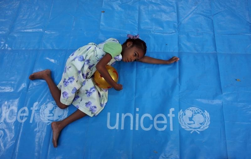 © Reuters. UNICEF pide llegar a los niños más vulnerables para evitar millones de muertes