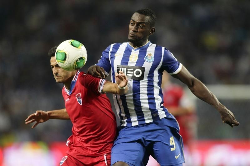 © Reuters. El colombiano Jackson Martínez ficha por el Atlético Madrid desde el Oporto