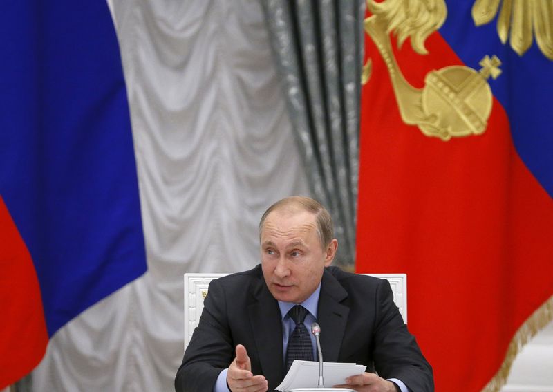 © Reuters. Russian President Putin speaks during meeting of presidential council on science and education at Kremlin in Moscow