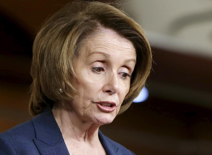 © Reuters. U.S. House Minority leader Pelosi holds news conference on Capitol Hill in Washington