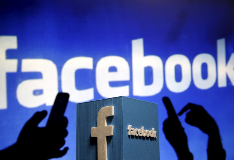 © Reuters. A 3D plastic representation of the Facebook logo is seen in this illustration in Zenica