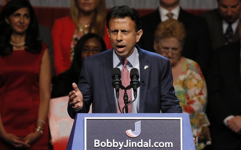 © Reuters. Republican presidential candidate and Louisiana Governor Bobby Jindal formally announces his campaign for the 2016 Republican presidential nomination in Kenner