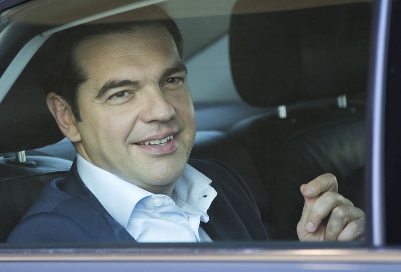 © Reuters. Premiê grego, Alexis Tsipras, deixa sede da Comissão Europeia em Bruxelas