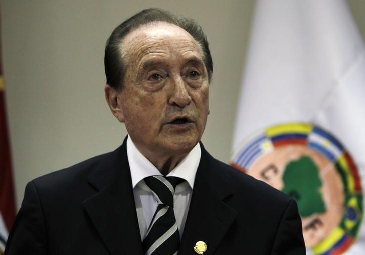 © Reuters. Ex-presidente da Conmebol Figueredo concede entrevista em Assunção