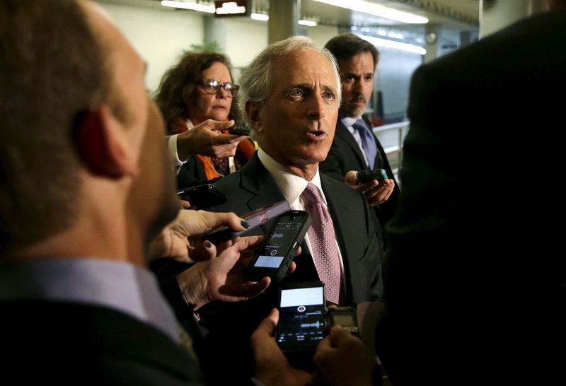 © Reuters. File photo of Senate Foreign Relations Committee Chairman Corker talking to reporters about Iran nuclear negotiations, on Capitol Hill in Washington