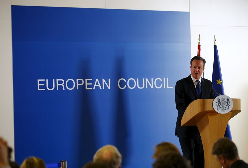 © Reuters. بريطانيا تعقد اجتماعا طارئا بشأن هجمات فرنسا وتونس