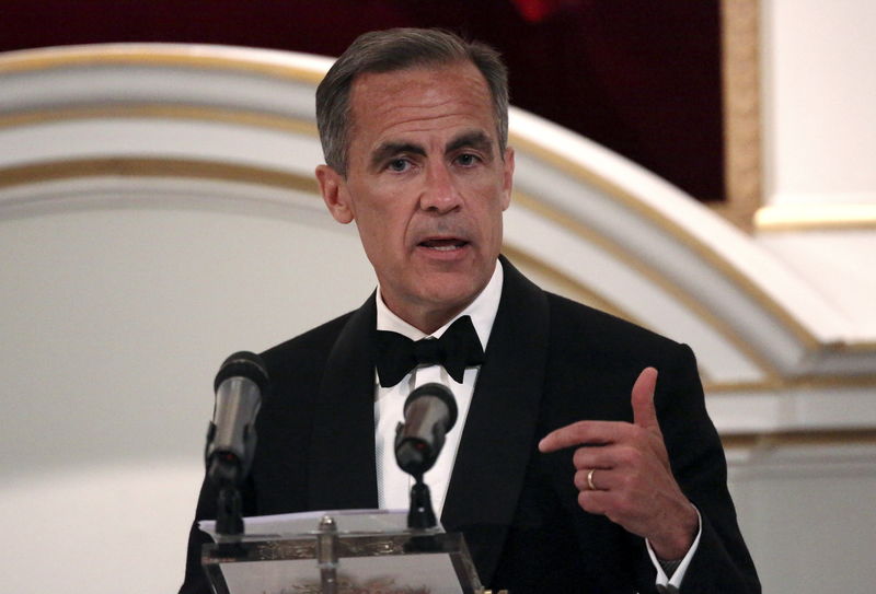 © Reuters. Bank of England Governor Mark Carney speaks during the Bankers and Merchants Dinner at the Masion House in London