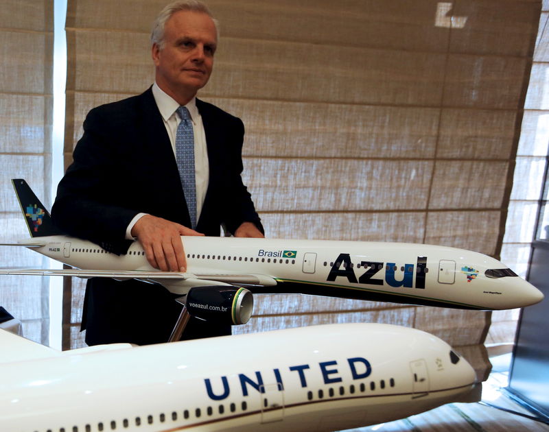 © Reuters. David Neeleman, CEO e fundador da Azul, durante anúncio de que norte-americana United está comprando 5% da Azul por US$100 milhões.