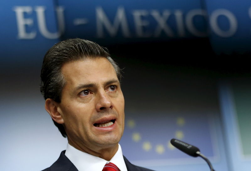 © Reuters. إجراء عملية جراحية لرئيس المكسيك لازالة المرارة