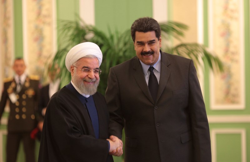 © Reuters. Irán otorgará a Venezuela crédito con primer tramo de 500 millones de dólares