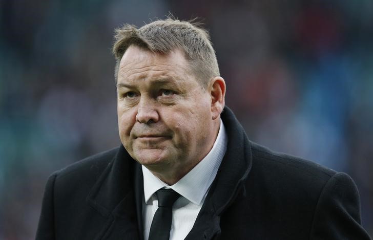 © Reuters. New Zealand's coach Hansen arrives for their international rugby union match against England at Twickenham in London