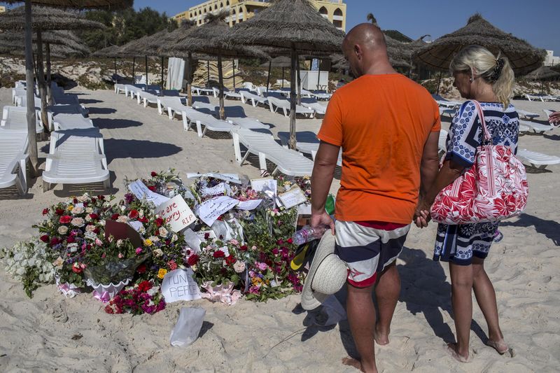 © Reuters. Homenagem aos mortos em ataque a hotel na Tunísia