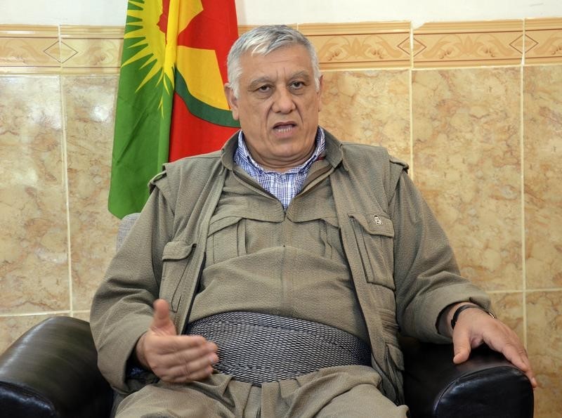 © Reuters. Cemil Bayik, a founding member of the PKK, speaks during an interview with Reuters at the Qandil mountains near the Iraq-Turkey border