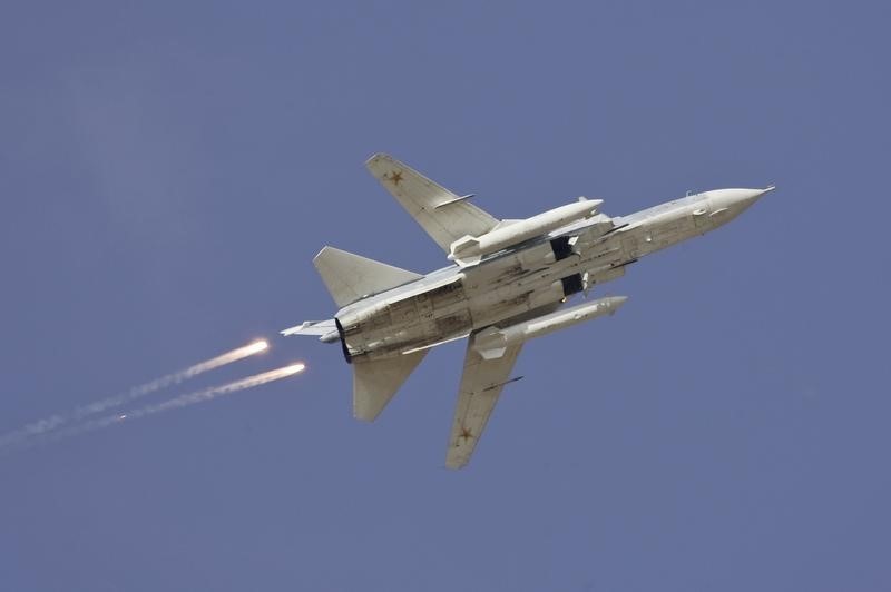 © Reuters. Jato russo Su-24 durante exercício militar no Cazaquistão