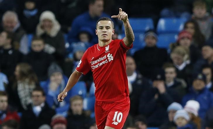 © Reuters. Meia do Liverpool Philippe Coutinho em partida contra o Manchester City pela Liga Inglesa