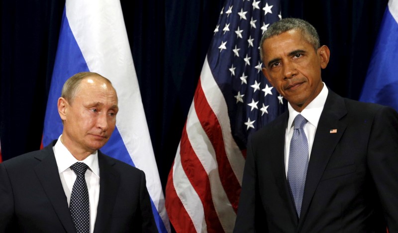 © Reuters. U.S. President Barack Obama and Russian President Vladimir Putin meet at the United Nations General Assembly in New York