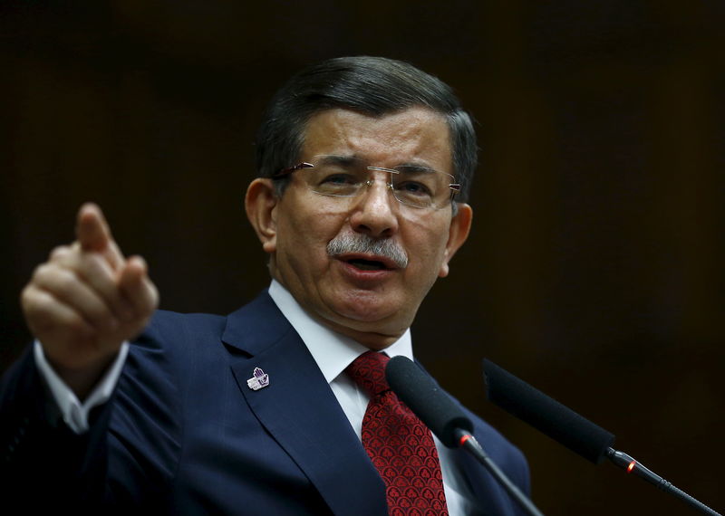 © Reuters. رئيس الوزراء: تركيا تفضل إصلاحات السوق ورئاسة تنفيذية
