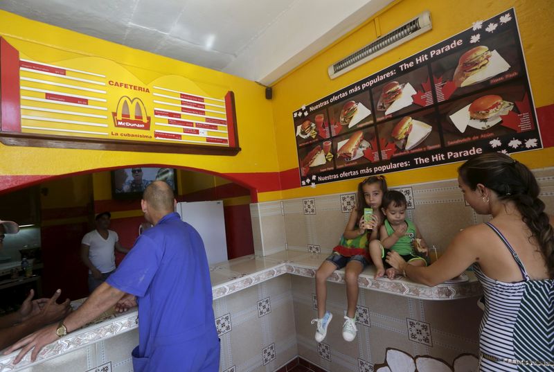 © Reuters. A view of the private cafeteria "Mcdunald" in Villa Clara province