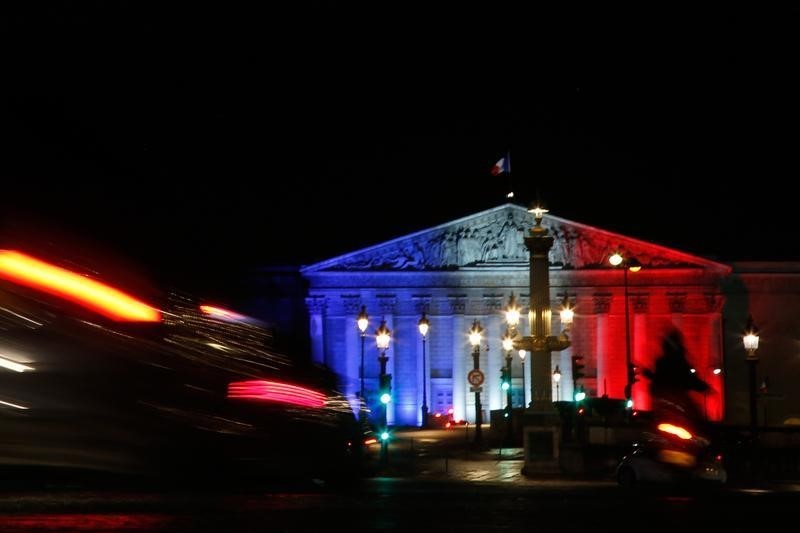 © Reuters. LE PARLEMENT AUTORISE LA POURSUITE DE L'INTERVENTION ARMÉE EN SYRIE