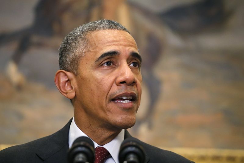 © Reuters. أوباما يدعو في عيد الشكر إلى السخاء مع اللاجئين السوريين