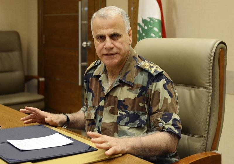 © Reuters. قائد الجيش اللبناني: خطر المخيمات السورية يتزايد لكن الأمن تحت السيطرة