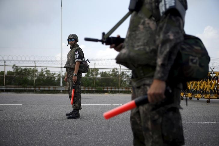 © Reuters. الكوريتان تعتزمان عقد مزيد من المحادثات لتحسين العلاقات بعد مواجهة مسلحة