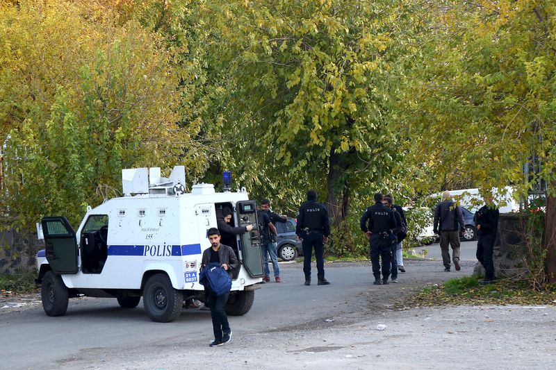 © Reuters. مقتل محام كردي بارز رميا بالرصاص في جنوب شرق تركيا