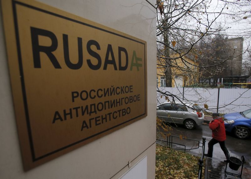 © Reuters. كاشفا مخالفات العقاقير في ألعاب القوى الروسية لا يشعران بأي ندم