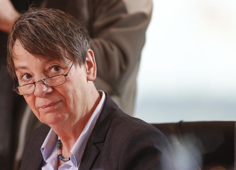 © Reuters. German Environment Minister Hendricks attends a cabinet meeting in the Chancellery in Berlin