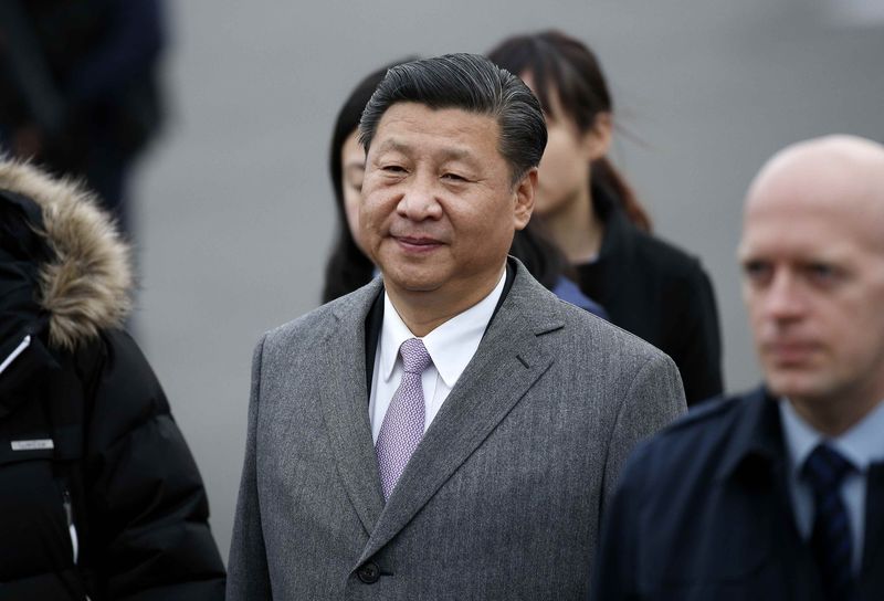 © Reuters. China's President Xi Jinping arrives at Orly airport, outside Paris