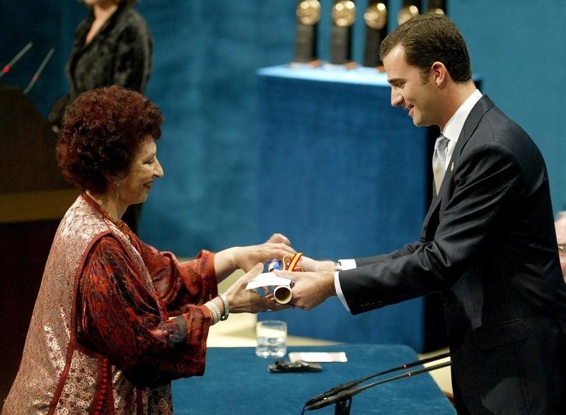 © Reuters. وفاة الكاتبة وعالمة الاجتماع المغربية فاطمة المرنيسي