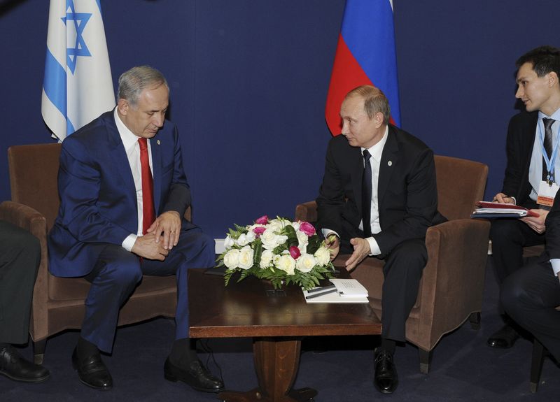© Reuters. نتنياهو يؤكد خلال لقاء مع بوتين أهمية التعاون العسكري الإسرائيلي الروسي