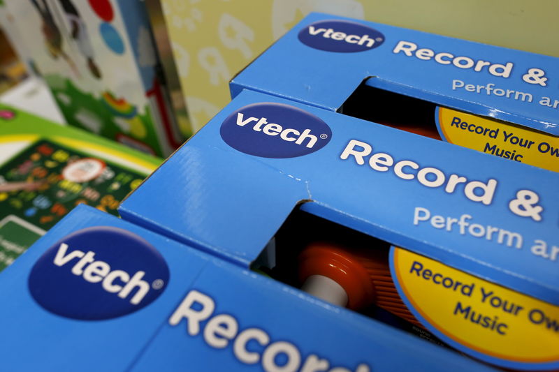 © Reuters. VTech's products are seen on display at a toy store in Hong Kong, China 