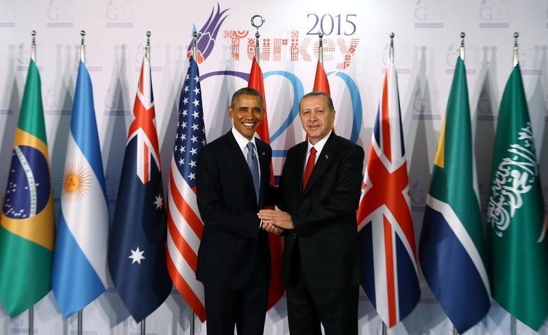 © Reuters. البيت الأبيض: أوباما سيلتقي مع إردوغان في باريس