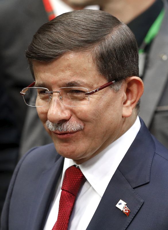 © Reuters. البرلمان التركي يمنح الثقة لحكومة داود أوغلو