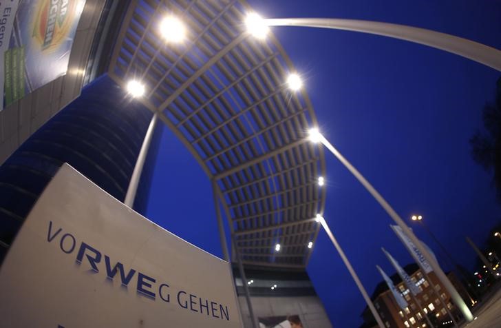 © Reuters. RWE ENVISAGERAIT DE SCINDER SES ACTIVITÉS DE DISTRIBUTION, DE RÉSEAUX ET D'ÉNERGIES RENOUVELABLES